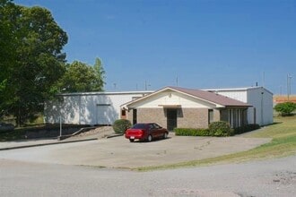 265 Davis Rd, Lagrange, GA à louer Photo de l’immeuble– Image 1 sur 4