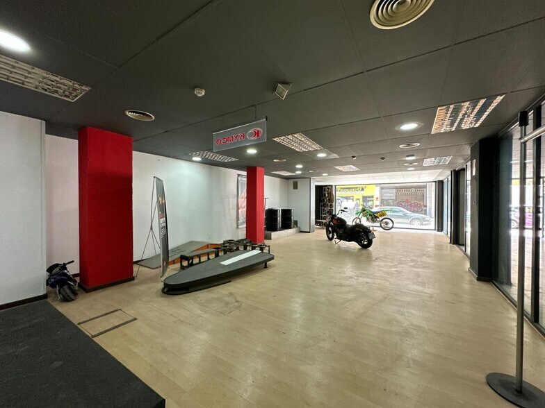 Local commercial dans Zaragoza, Zaragoza à vendre - Photo de l’immeuble – Image 2 sur 65