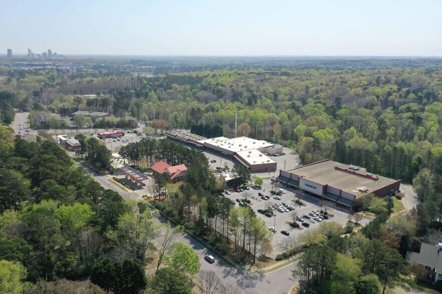 3205-3415 Avent Ferry Rd, Raleigh, NC à louer - Photo de l’immeuble – Image 3 sur 9