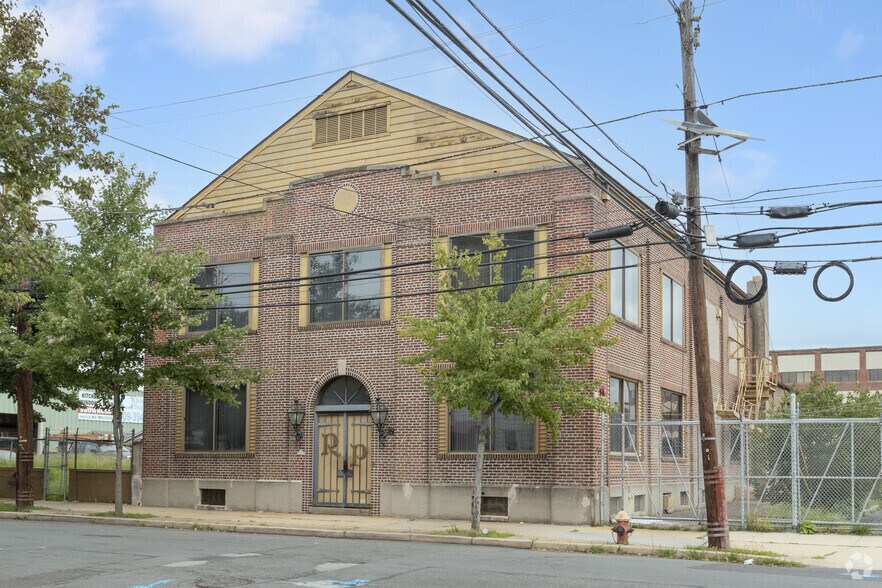 294 3rd St, Trenton, NJ à louer - Photo principale – Image 1 sur 12