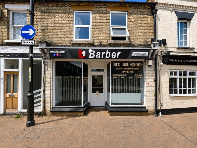 27 Hitchin St, Biggleswade à louer - Photo de l’immeuble – Image 1 sur 1