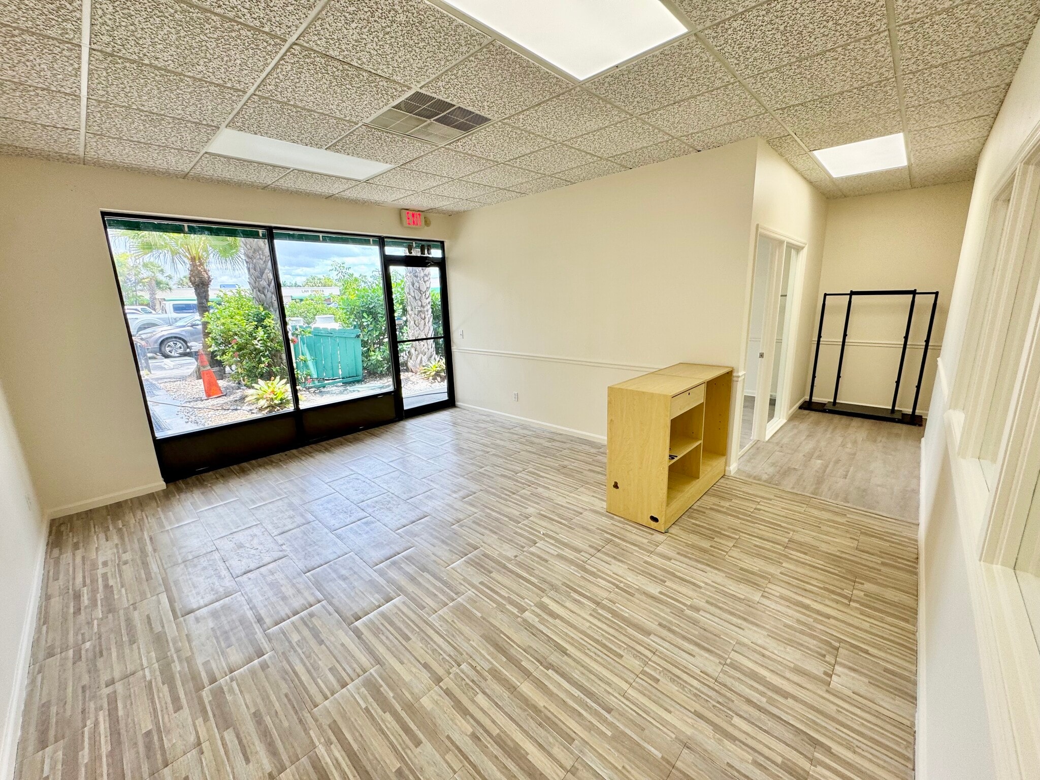 313-331 Airport Rd S, Naples, FL à louer Photo intérieure– Image 1 sur 4