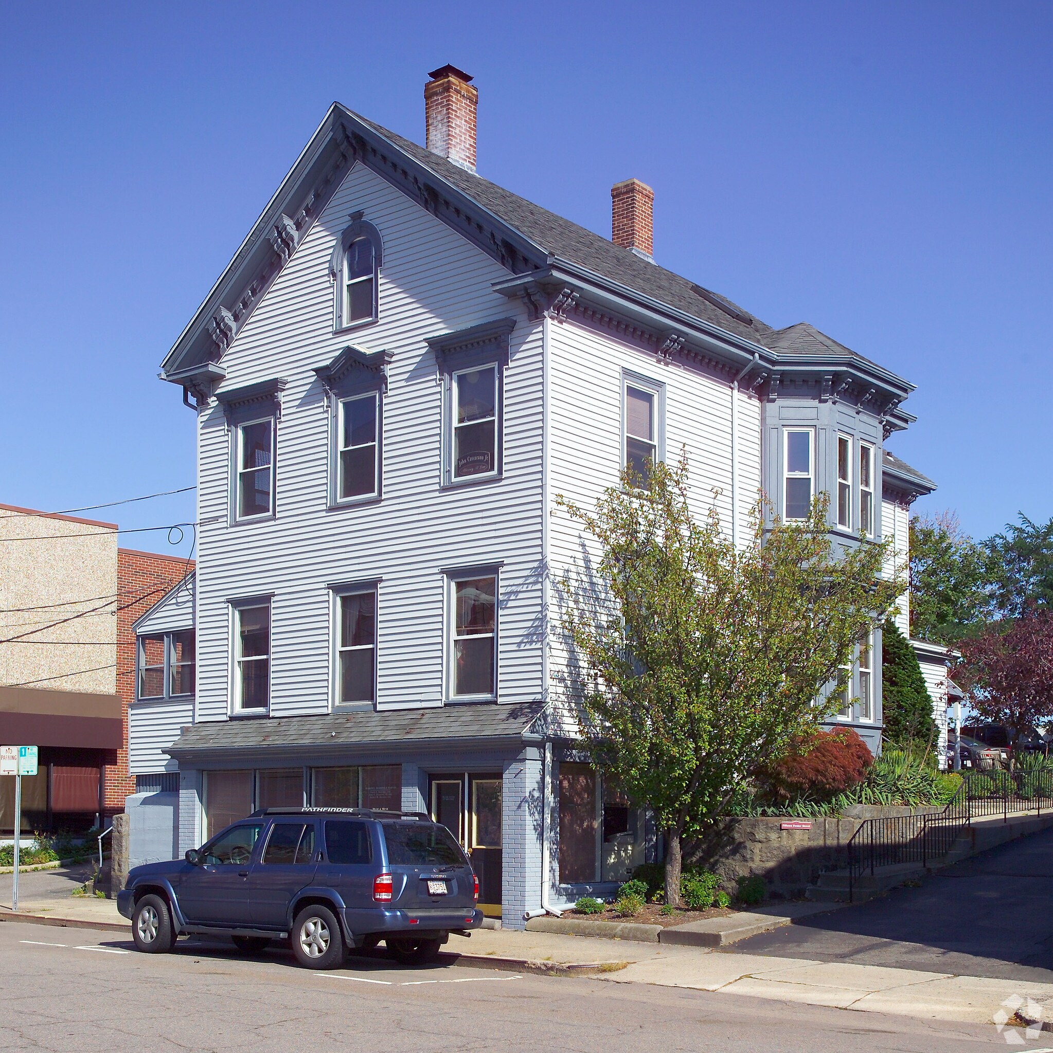 15 Foster St, Quincy, MA à louer Photo principale– Image 1 sur 4