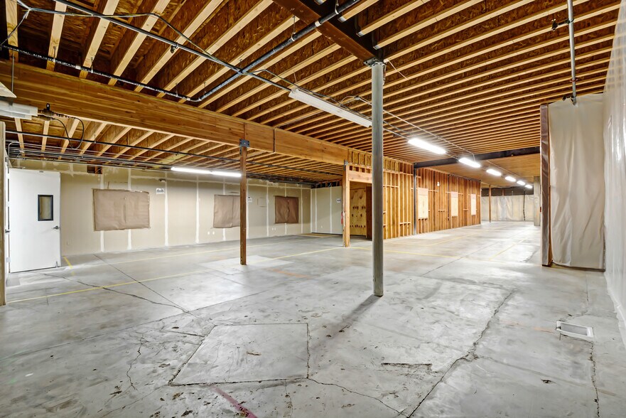 250 E Bonita Ave, Pomona, CA à vendre - Photo de l’immeuble – Image 3 sur 7