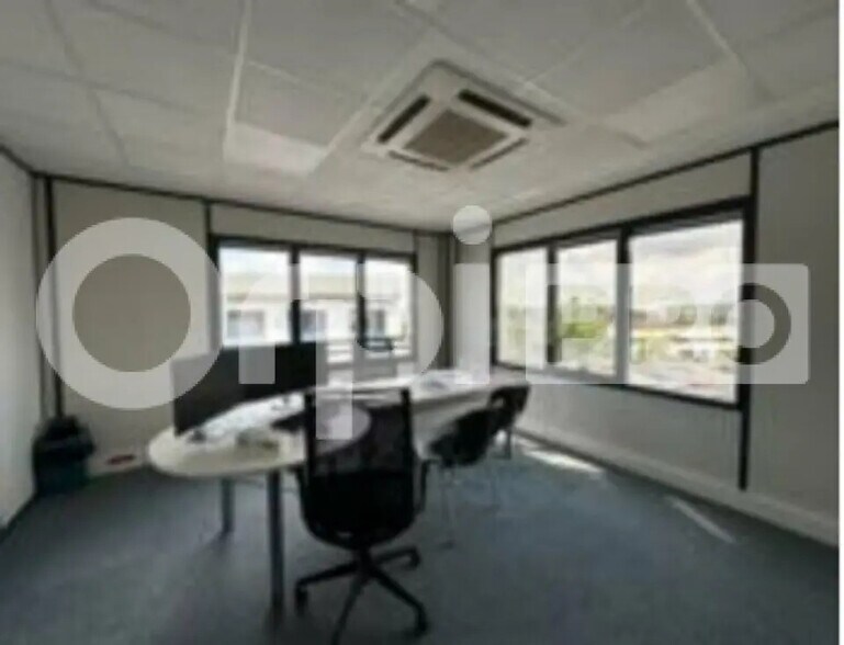 Bureau dans Villefranche-sur-Saône à louer - Photo de l’immeuble – Image 2 sur 4
