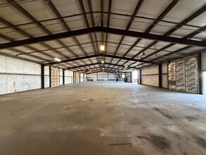 900 Utility Rd, Sanger, TX à louer Photo intérieure– Image 1 sur 2