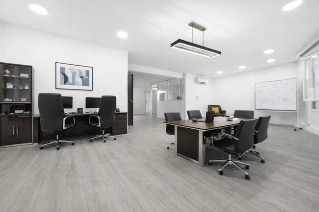 Plus de détails pour 23 Avenue De Wagram, Paris - Bureau à louer