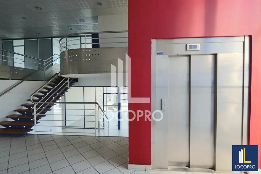 Bureau dans Aix-en-Provence à louer - Photo de l’immeuble – Image 2 sur 8