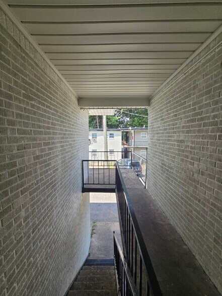1744 N Graham Rd, Memphis, TN à vendre - Photo de l’immeuble – Image 3 sur 16
