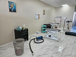 1471-1651 W Whittier Blvd, La Habra, CA à louer Photo intérieure– Image 1 sur 2