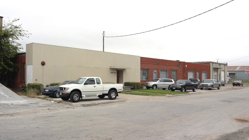2820 S Bryan Ave, Fort Worth, TX à vendre - Photo de l’immeuble – Image 2 sur 3