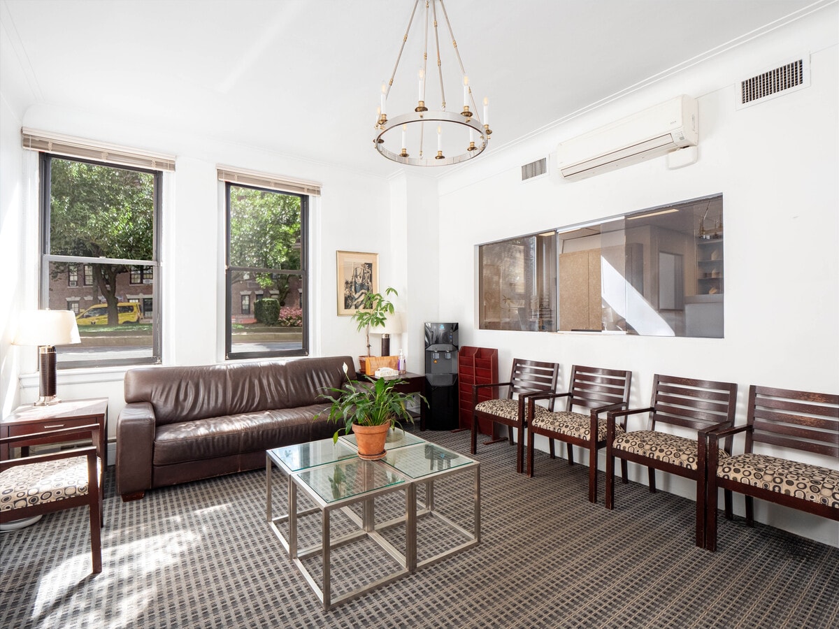 1160 Park Ave, New York, NY 10128 - Lot 1A1C - - Photo intérieure - Image 2 of 7
