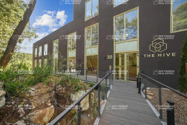 Plus de détails pour Bureau à louer