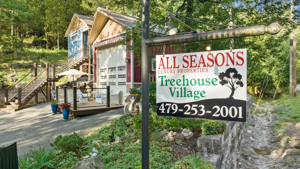 275 N Main St, Eureka Springs, AR à vendre - Photo de l’immeuble – Image 1 sur 48