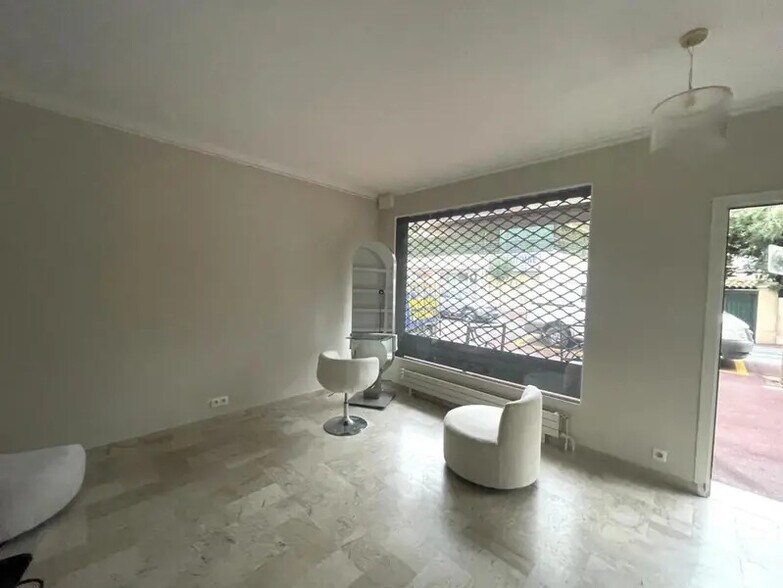 305 Avenue De Grasse, Cannes à louer - Photo intérieure – Image 2 sur 5