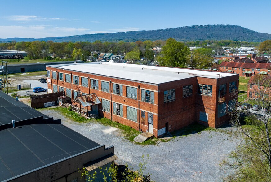 2301 E 28th St, Chattanooga, TN à louer - Photo de l’immeuble – Image 3 sur 35