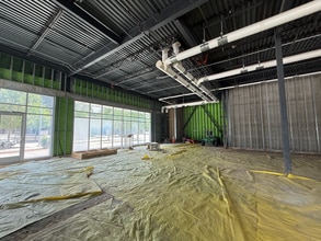 8821 Metropark Dr, Shenandoah, TX à louer Photo intérieure– Image 1 sur 1