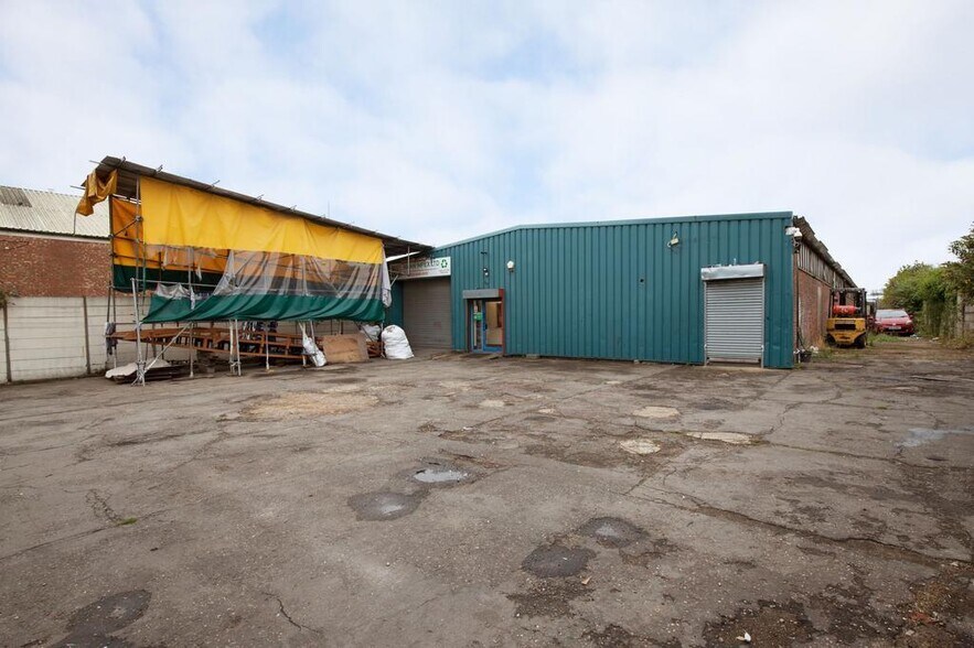 Coppen Rd, Dagenham à vendre - Photo de l’immeuble – Image 2 sur 10