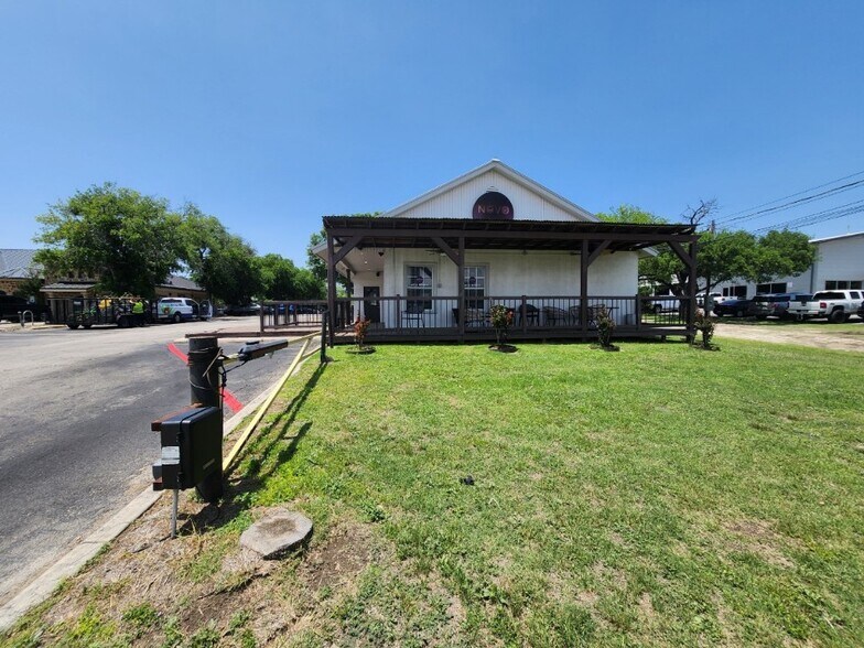 9577 Huebner Rd, San Antonio, TX à vendre - Photo de l’immeuble – Image 3 sur 3