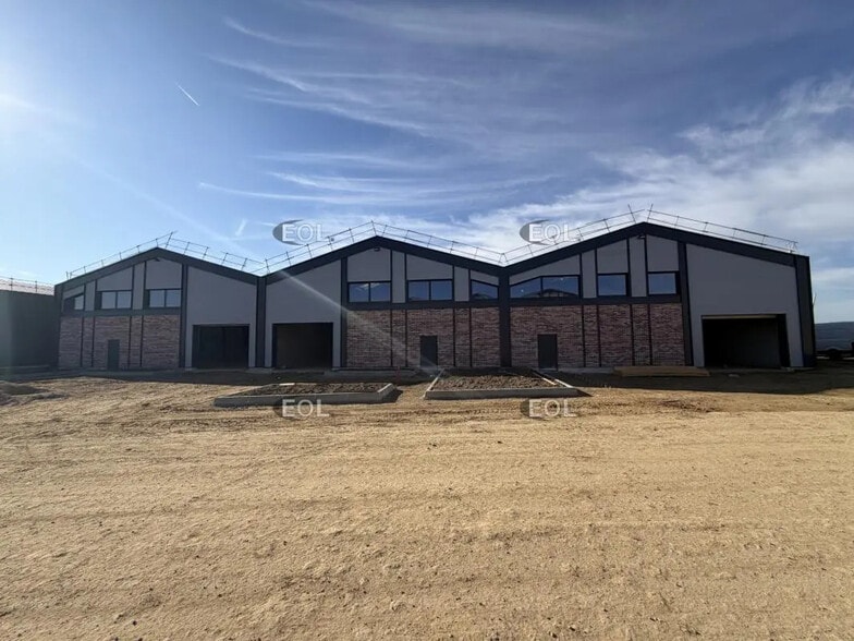 Local d’activités dans Le Plessis-Pâté à louer - Photo de l’immeuble – Image 3 sur 6