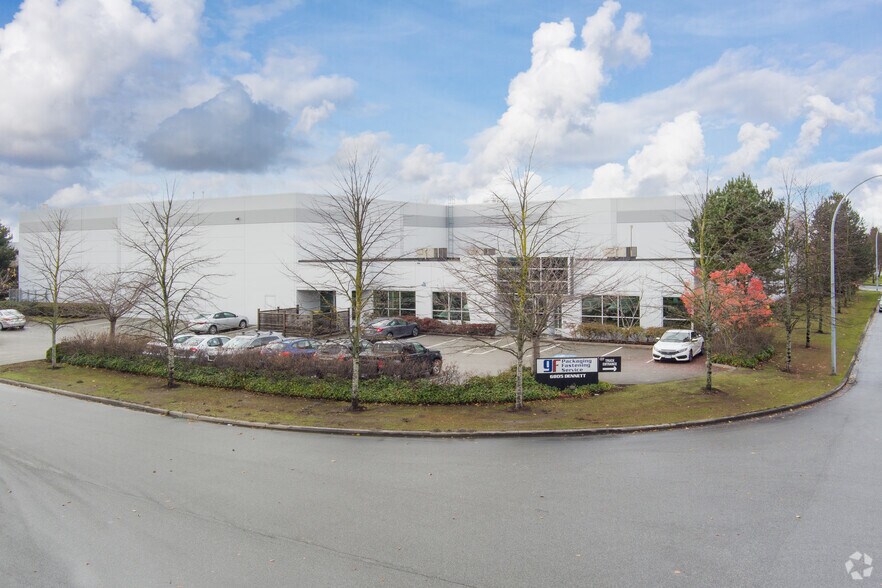 6805 Dennett Pl, Delta, BC à louer - Photo de l’immeuble – Image 1 sur 5