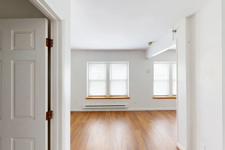 2 Crandall St, Binghamton, NY à vendre - Numérisation 3D Matterport – Image 3 sur 42