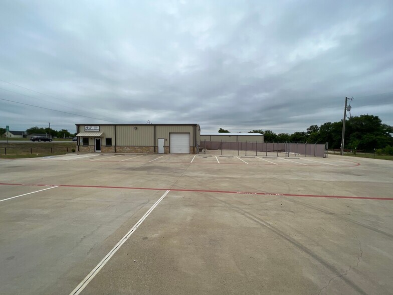 4230 US-67, Cleburne, TX à vendre - Photo de l’immeuble – Image 2 sur 32