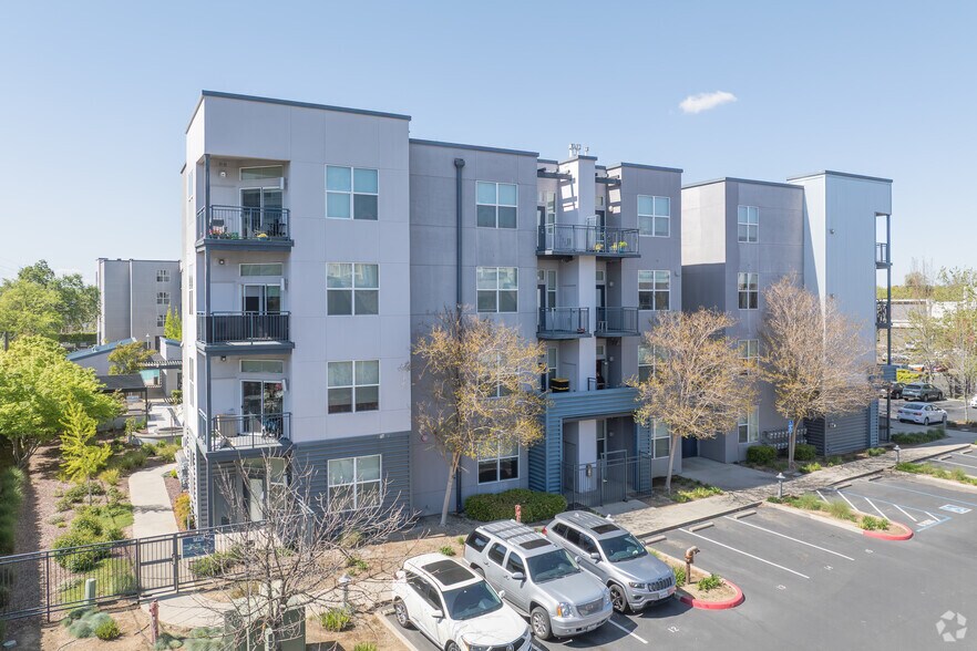 6400 Folsom Blvd, Sacramento, CA à vendre - Photo de l’immeuble – Image 2 sur 20