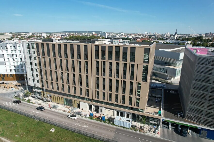 Bureau dans Reims à louer - Photo de l’immeuble – Image 2 sur 3