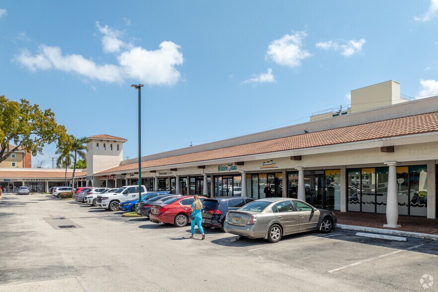 1300-1430 SE 17th St, Fort Lauderdale, FL à louer - Photo de l’immeuble – Image 3 sur 11