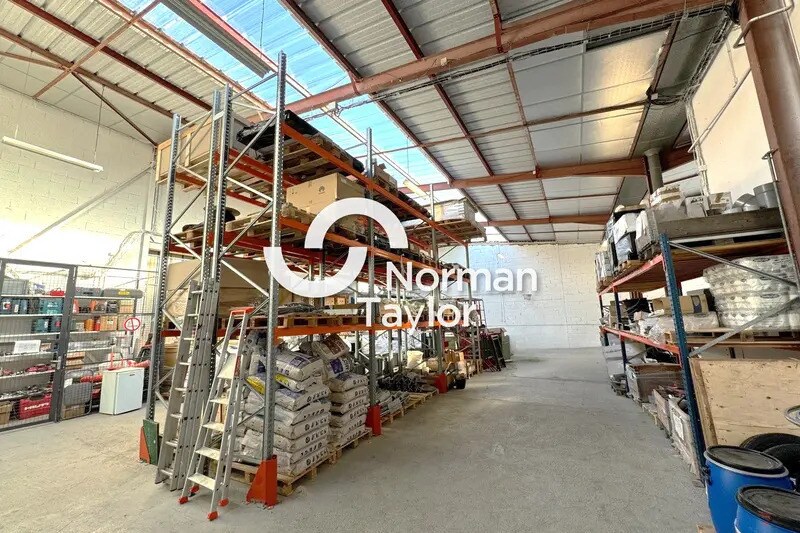 Local d'activités dans Montpellier à vendre - Photo de l’immeuble – Image 1 sur 14