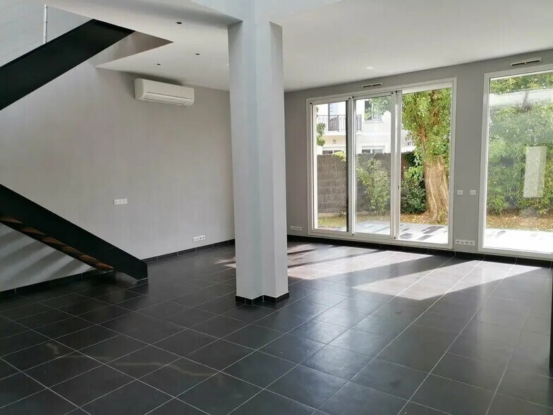 Bureau dans Saint-Maur-des-Fossés à louer - Photo de l’immeuble – Image 2 sur 5