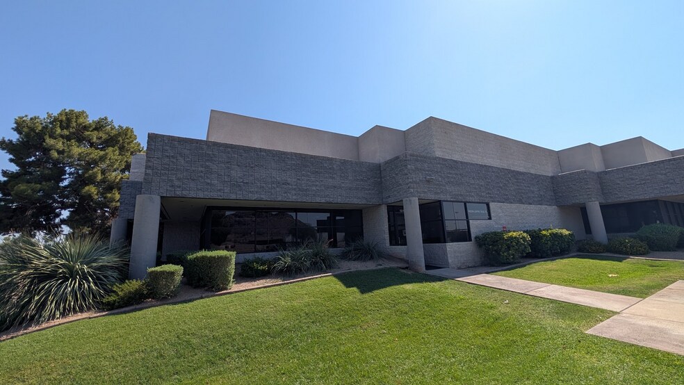 2001 W Alameda Dr, Tempe, AZ à louer - Photo de l’immeuble – Image 1 sur 8