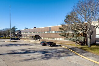 Plus de détails pour 368 Burman Blvd, Calverton, NY - Différents types d’espaces à louer