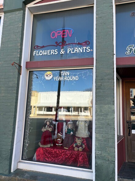 145 E Main St, Sedan, KS à vendre - Photo de l’immeuble – Image 3 sur 35