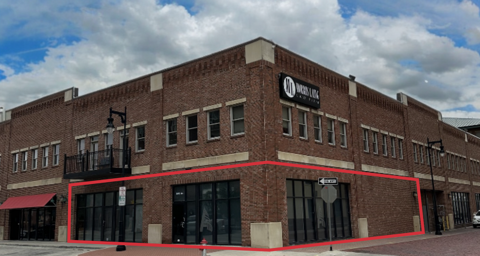 300 N Mead St, Wichita, KS à louer - Photo de l’immeuble – Image 1 sur 6