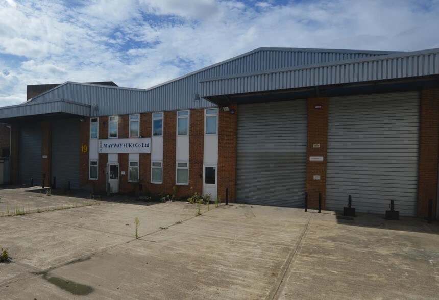 19 Progress Way, Croydon à vendre - Photo de l’immeuble – Image 2 sur 2