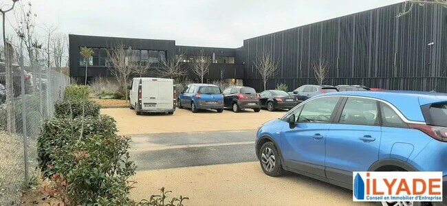 Plus de détails pour 120 Rue Emilien Gautier, Aix-en-Provence - Bureau à louer