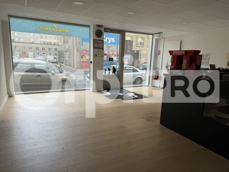 Local commercial dans Le Havre à louer - Photo de l’immeuble – Image 2 sur 7