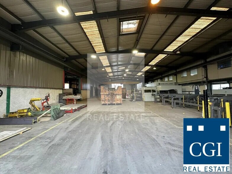 Local d’activités dans Seyssins à louer - Photo de l’immeuble – Image 2 sur 4