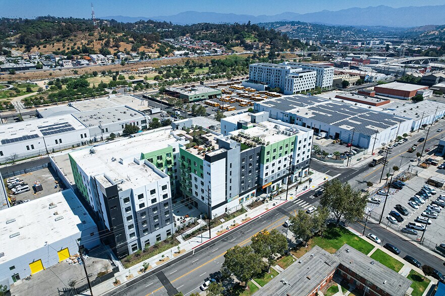 1457 N Main St, Los Angeles, CA à louer - Photo de l’immeuble – Image 2 sur 9