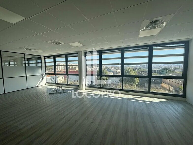 Bureau dans Marseille à louer - Photo de l’immeuble – Image 2 sur 5