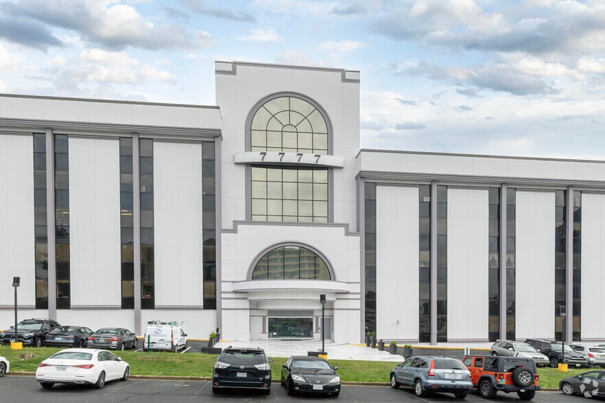 7777 Leesburg Pike, Falls Church, VA à louer - Photo de l’immeuble – Image 3 sur 13