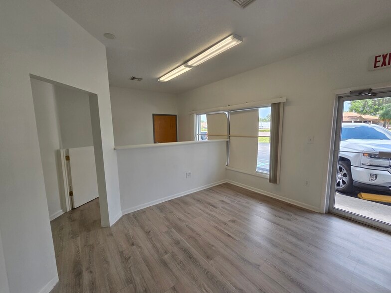 1199 Rockledge Blvd, Rockledge, FL à louer - Hall d’entrée – Image 3 sur 8