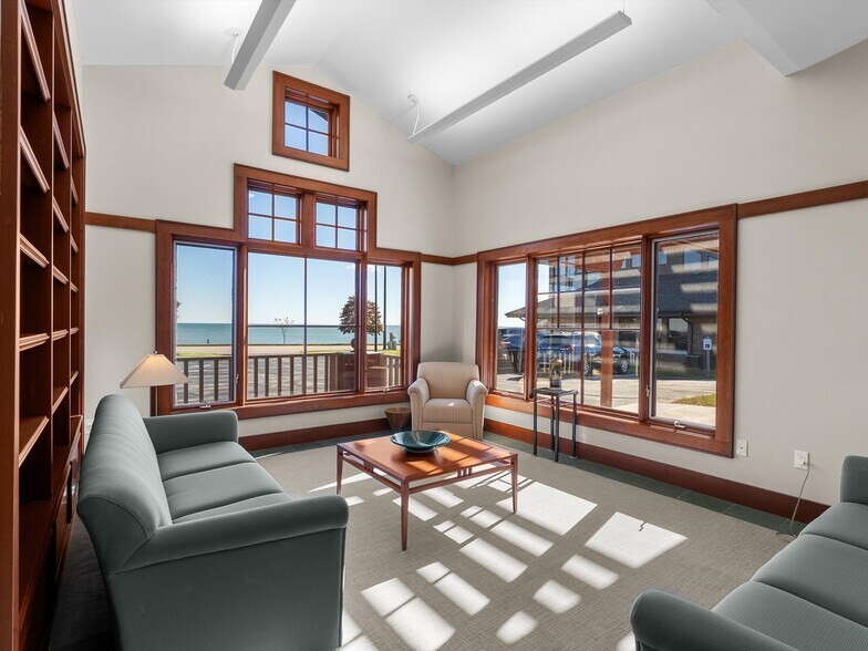 1000 Maritime Dr, Manitowoc, WI à louer - Photo intérieure – Image 3 sur 4
