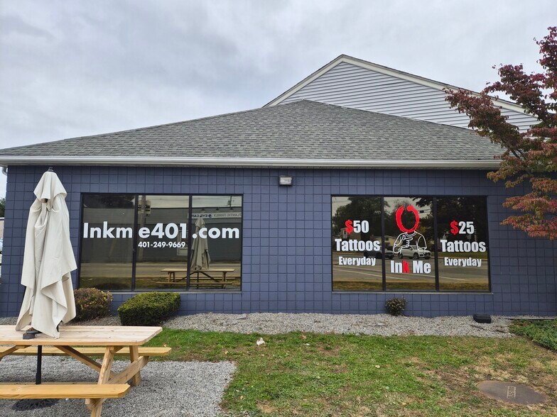 1131 Warwick Ave, Warwick, RI à vendre - Photo de l’immeuble – Image 2 sur 8