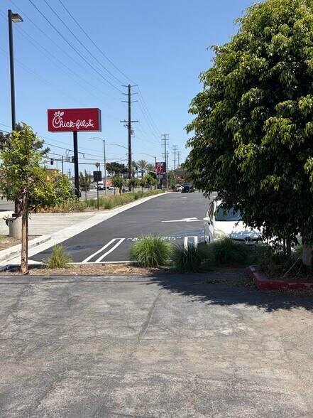 9144-9146 Telegraph Rd, Downey, CA à louer - Aérien – Image 3 sur 8