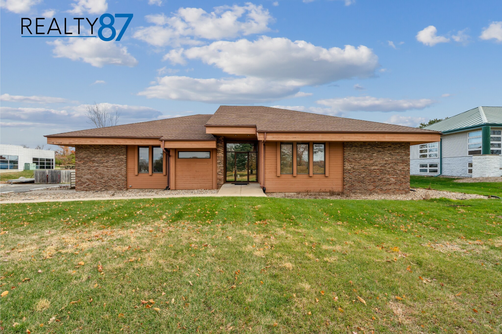 3900 River Ridge Dr NE, Cedar Rapids, IA à louer Photo de l’immeuble– Image 1 sur 28