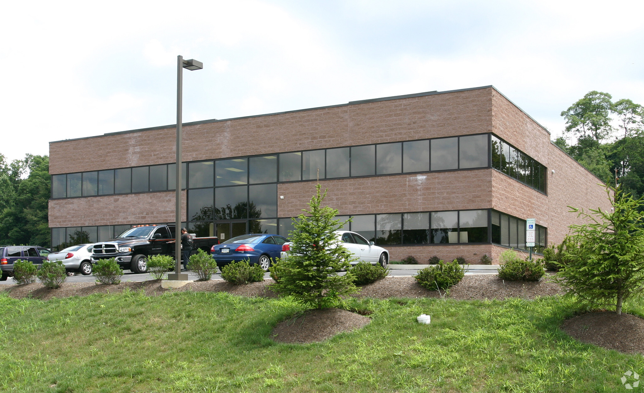 304 National Rd, Exton, PA à louer Photo principale– Image 1 sur 2