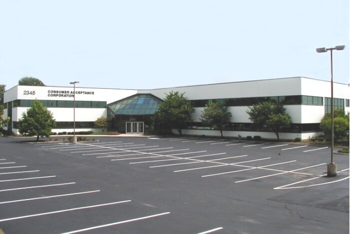 2345 S Lynhurst Dr, Indianapolis, IN à louer - Photo de l’immeuble – Image 2 sur 7